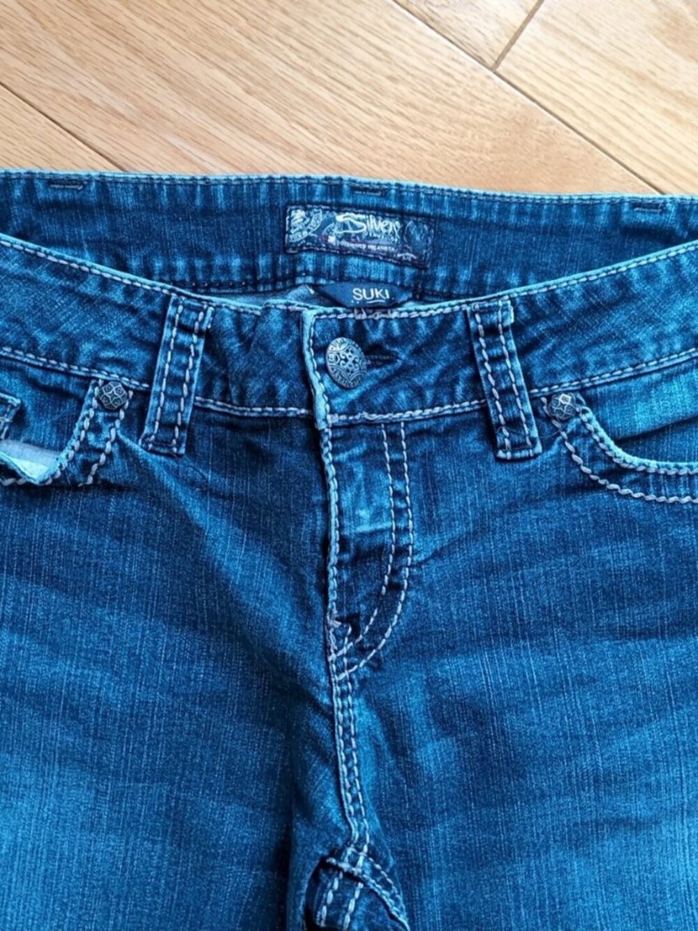 Silver Suki Women’s W34xL25 Flared Ankle Jeans Medium Wash Mid Rise - Picture 4 of 12